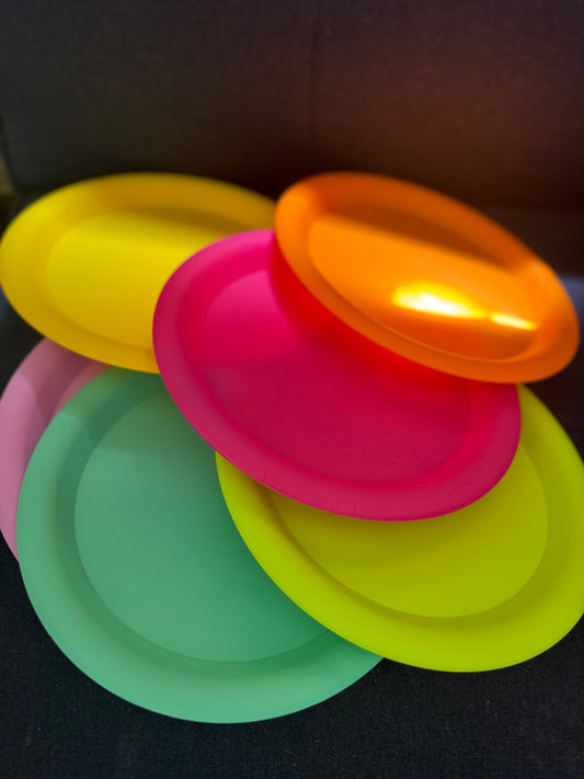 Colored plates single